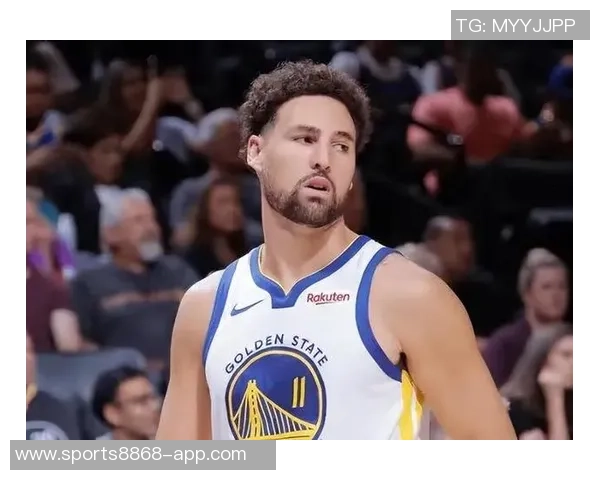 克莱替补表现回暖七投四中三分命中率高达五成贡献11分4板3助但出现关键失误